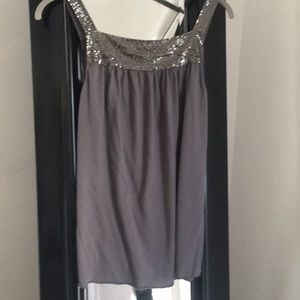 Pretty grey top that looks great with jeans!